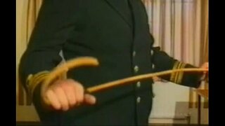 ���્રિટિશ નૌકા મહિલા caned