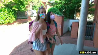 בילי, אַלעקסיס זענען זייַענדיק פאַקט דורך סטיוו ק